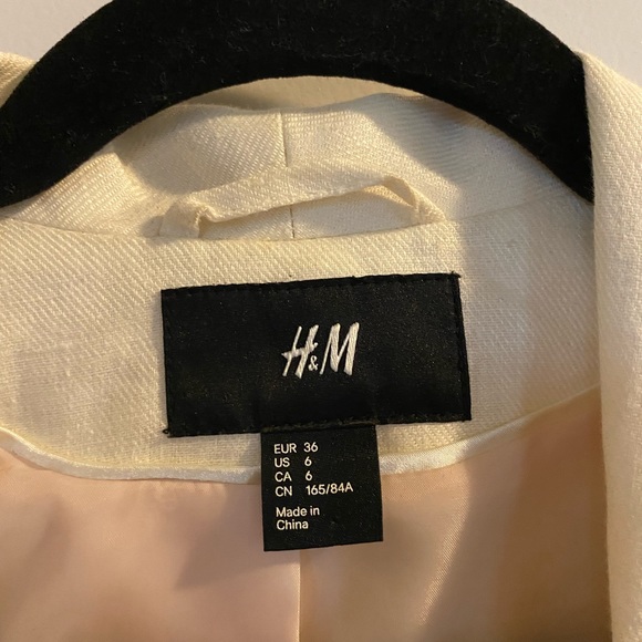H&M Blazer - Picture 2 of 4